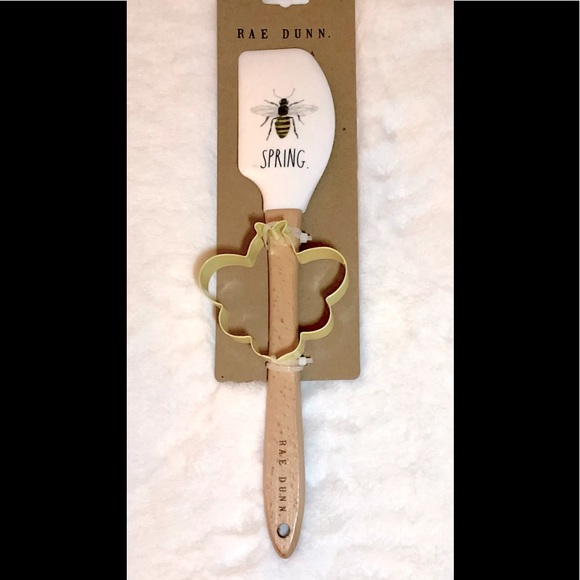 🐝Rae Dunn SPRING. Spatula & Bee Cookie Cutter Set